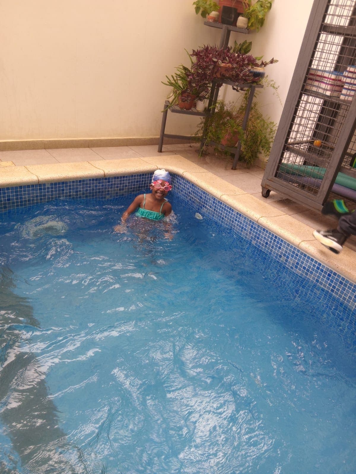 Piscina da escola, num pátio interior